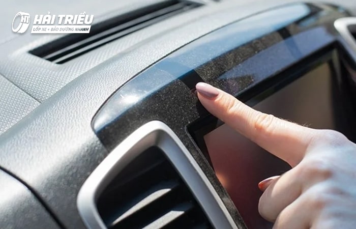 Bụi bẩn trên ô tô và tác hại đến nội thất và sức khỏe