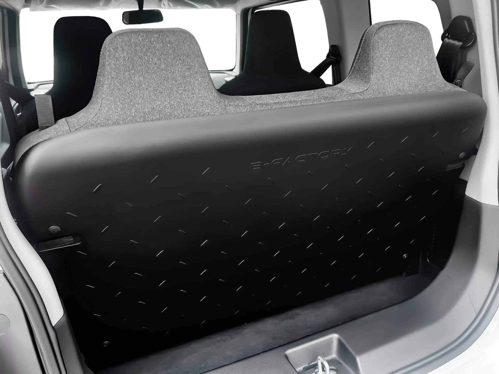 Tấm ốp lưng ghế sau xe Vinfast VF3